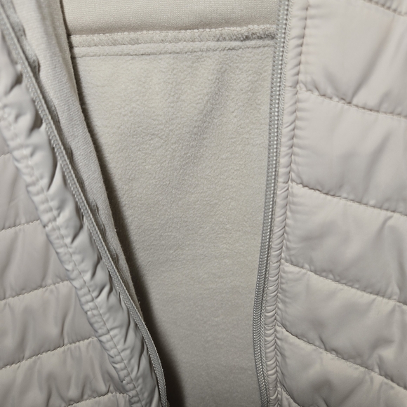 New Balance Women's Quilted Running Jacket Beige Full Zip Hooded Zip Pockets XL - Picture 7 of 14